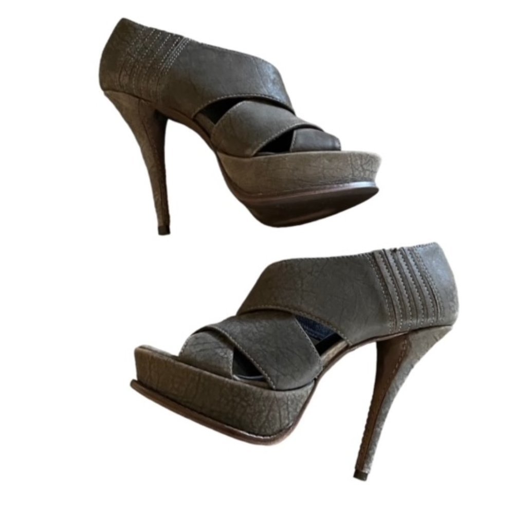 Elizabeth & James Milla Grey Platform Heels 6.5